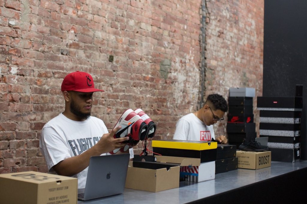 Shipping features at flight club
